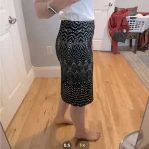 Patterned skirt midi